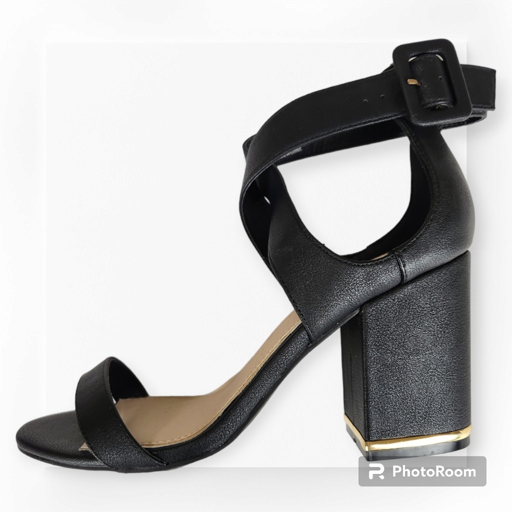 Cato Est 1946 Black Strappy Block Heels size 10M NWOT